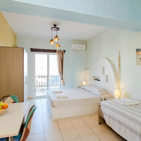 Christos And Family Guest house